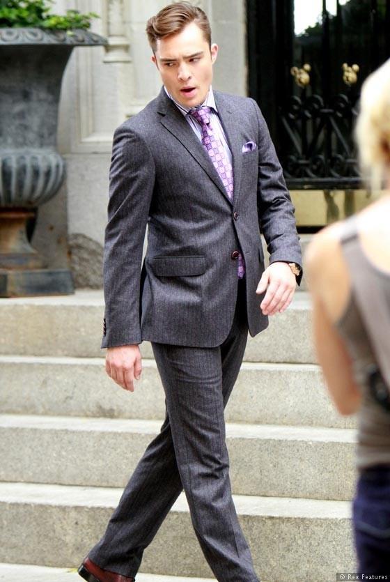 Ed-Westwick-on-the-set-of-Gossip-Girl-season-6-0812-1