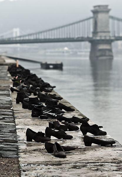 Nikodem Nijaki's photo of shoes on the Danube Promenade