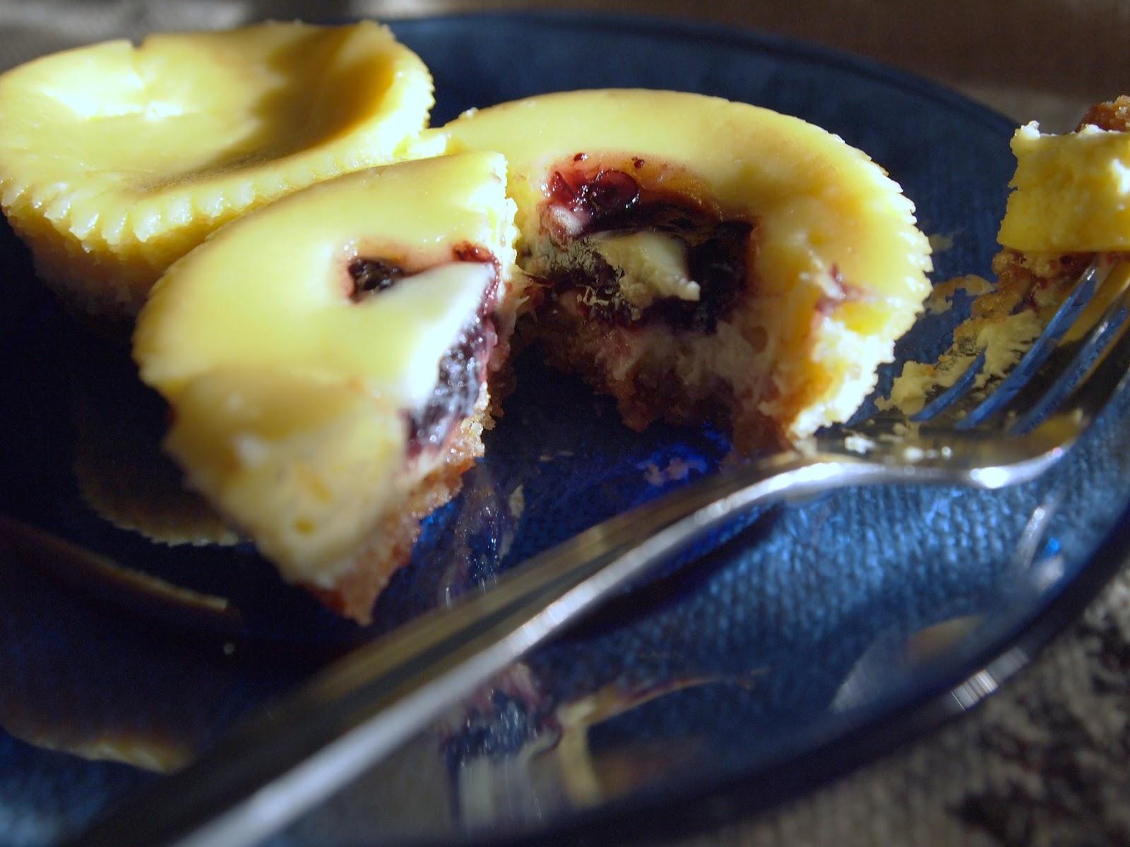 Lemon Curd Cheesecakes With A Snickerdoodle Crust