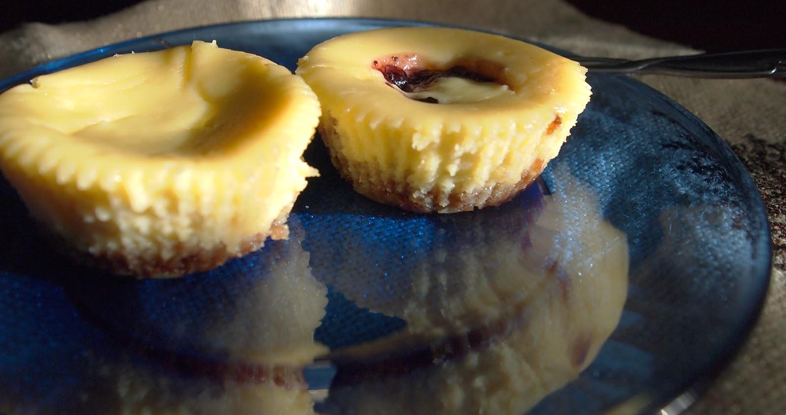 Lemon Curd Cheesecakes With A Snickerdoodle Crust