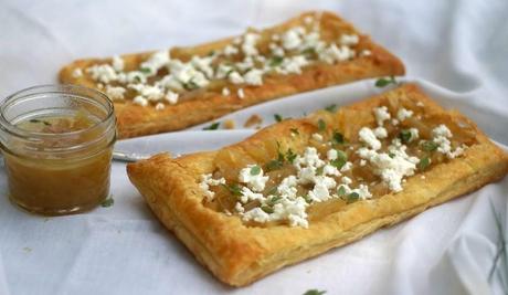 Caramelized Onion and Goat Cheese Tarts for #SundaySupper