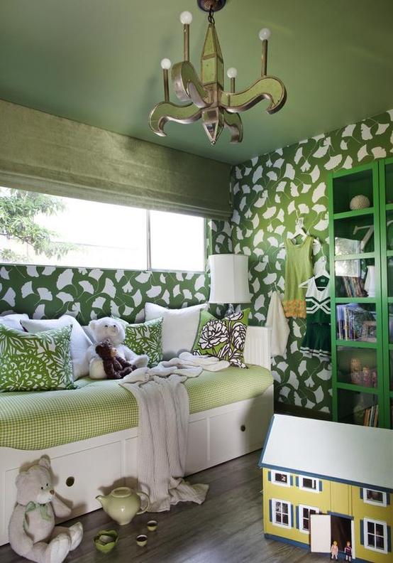 HGTV playroom c How to Use Emerald in Your Childs Room (Pantone 2013 Color of the Year!)