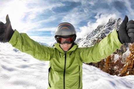 How To Protect Your Eyes on the Slopes This Season