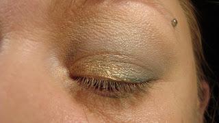 Gold and Green Smokey eyelook