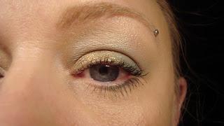 Gold and Green Smokey eyelook