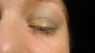 Gold and Green Smokey eyelook