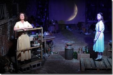 Review: The Glass Menagerie (Mary-Arrchie Theatre)