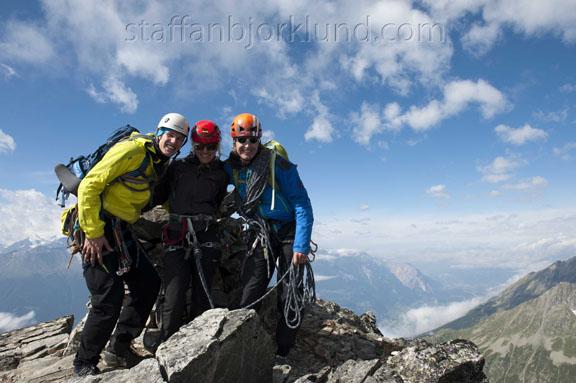 Photo of the Day: Summiting the Klein Augstkummenhorn