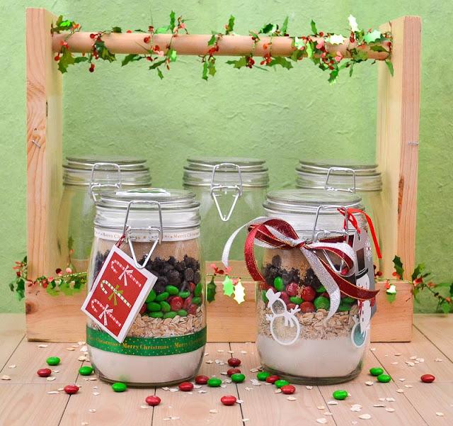 M&M; Christmas Cookies in a Jar