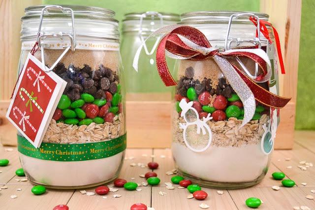 M&M; Christmas Cookies in a Jar