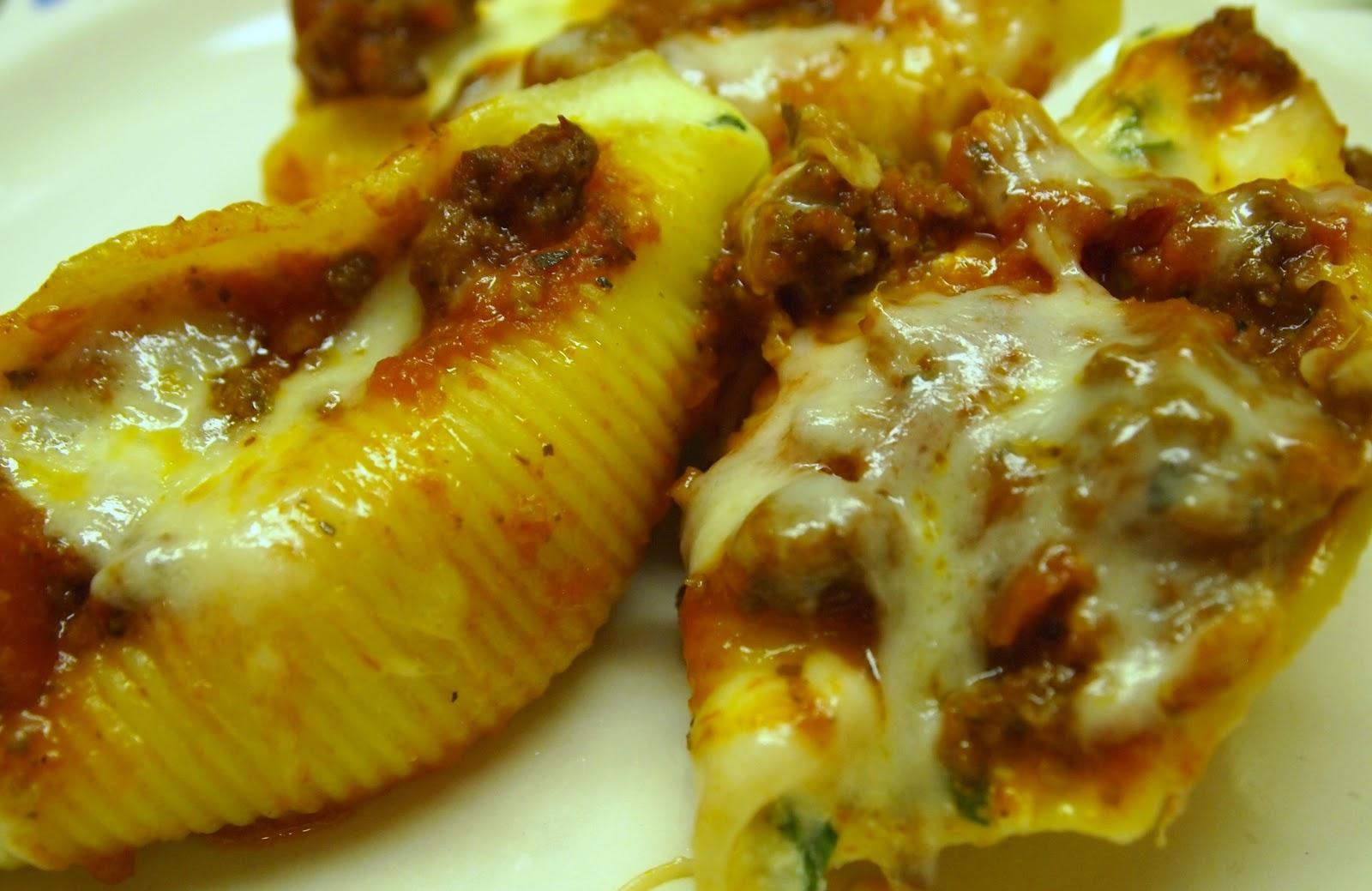 Christmas Eve Spinach Stuffed Shells