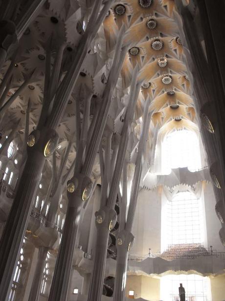 Monsabor - Inside Sagrada Familia