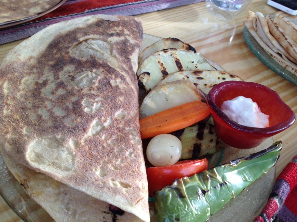Mann w Salwa: Tasteless Lebanese Food