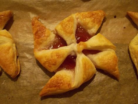 news years eve party recipe star tart with jam filling