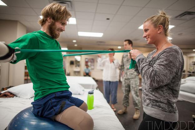 Quadruple amputee veteran recovers with love of his HS sweetheart