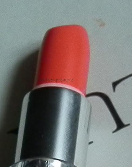 Rimmel London Moisture Renew Lipstick Coral Queen