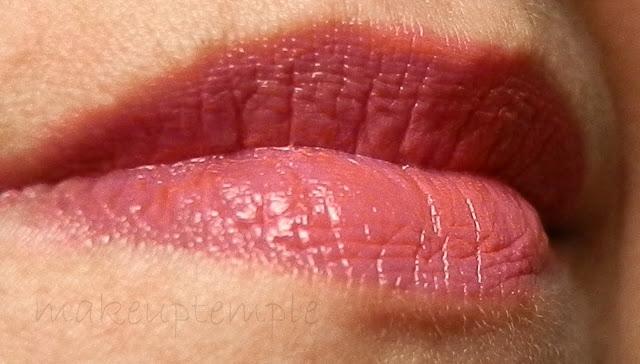 Rimmel London Moisture Renew Lipstick Coral Queen 