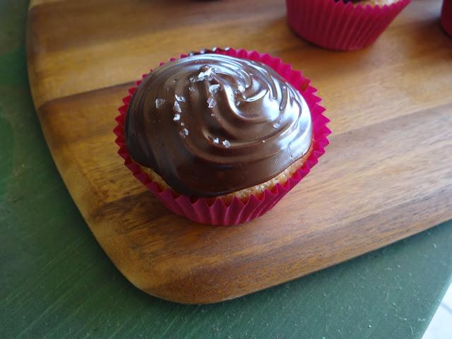 Vanilla Cupcakes with Nutella Chocolate Ganache + 1 month!