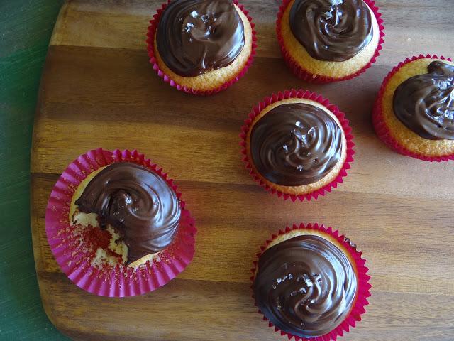 Vanilla Cupcakes with Nutella Chocolate Ganache + 1 month!