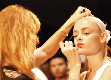 My Lil’ Black Book of Beauty Online | Fave MUAs & Bloggers, Abroad Edition charlottetilbury_application_02