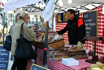 how to visit a french market
