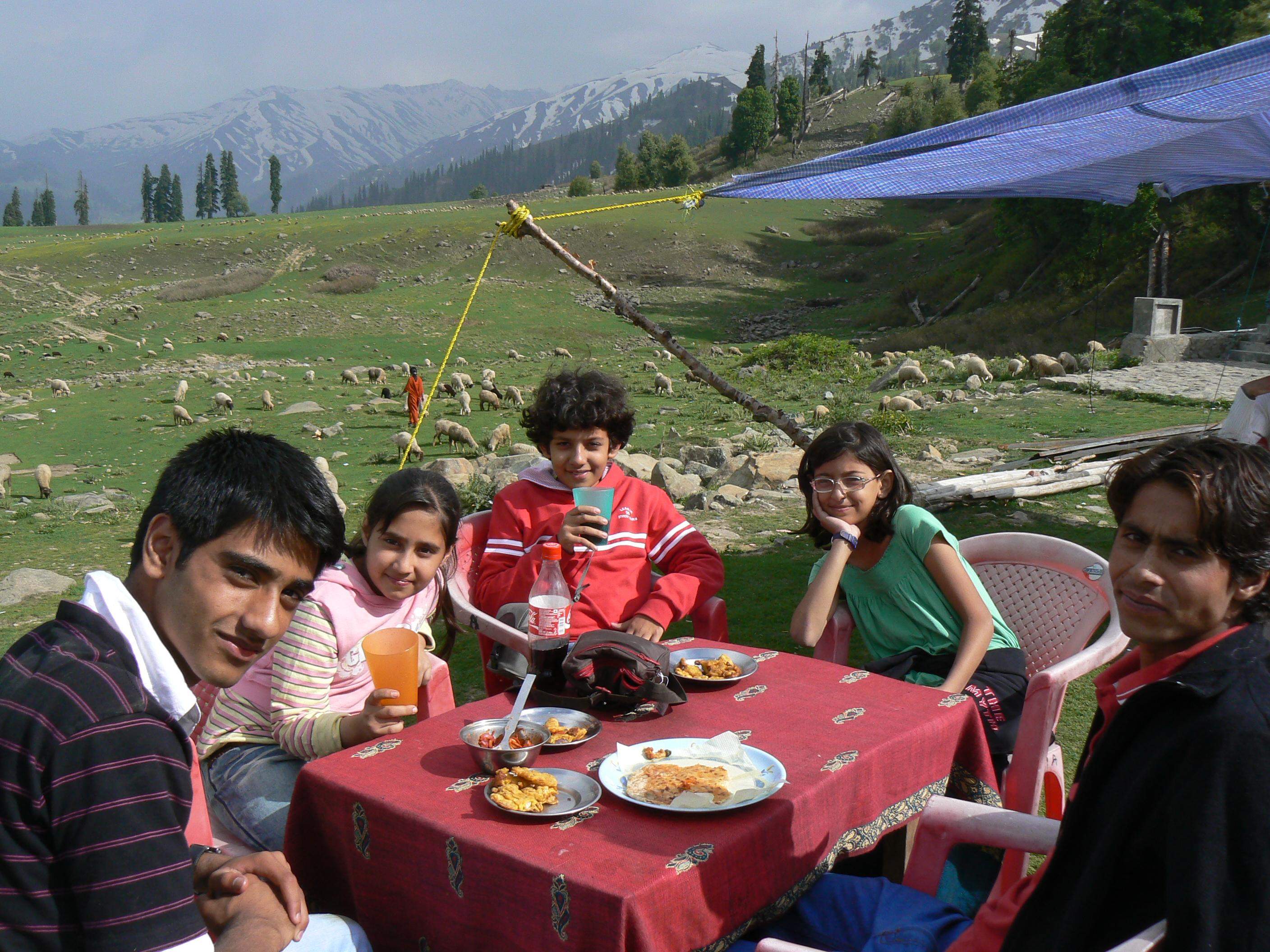 Things to do for children in their Kashmir Vacation
