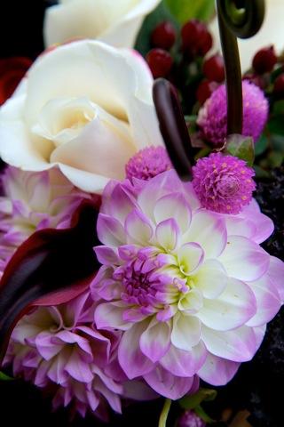 bridal-bouquet-purple-white