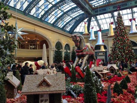 NookAndSea-Bellagio-Hotel-Christmas-Decorations