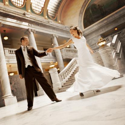 couple dancing wedding