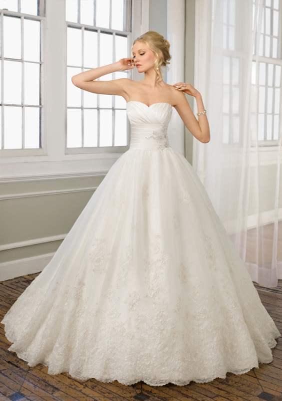 Gorgeous Wedding Dress from Voloka