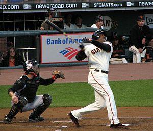 English: Barry Bonds in action