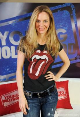 Kristin Bauer visits YoungHollywood.com
