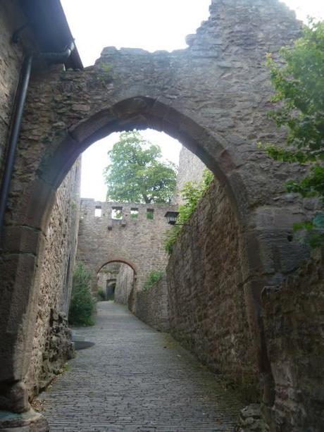 castle ruins baden baden1