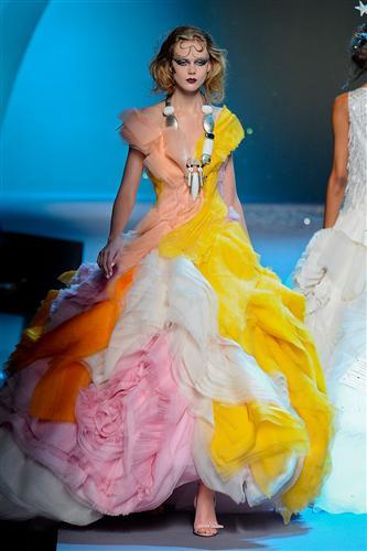 DIOR haute couture 2011 my commentary Each comment corrisponds with the photos directly...