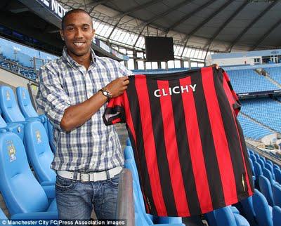 Gael Clichy to Manchester City
