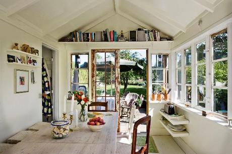 A sunny day in Denmark, pretty and bright interiors A sunny day in Denmark, pretty and bright interiors