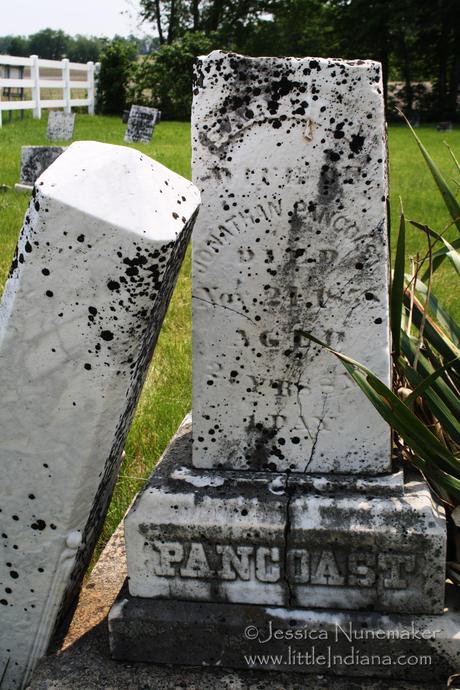 Sayler Makeever Cemetery Rensselaer, Indiana: Broken Headstone