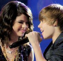 Selena Gomez and Justin Bieber Karaoke Duet