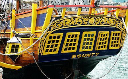 Intricate Ship Sterns: Art On The Ocean