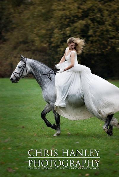 bride on horseback photoshoot (16)