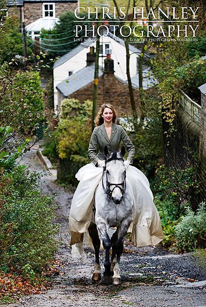 bride on horseback photoshoot (11)