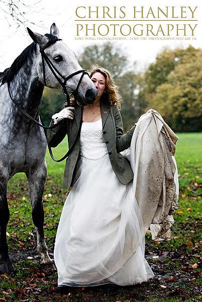 bride on horseback photoshoot (19)