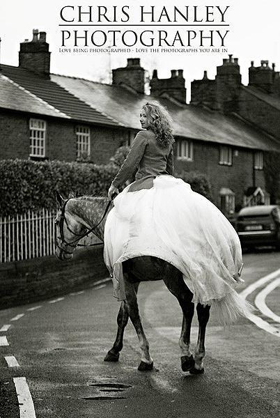 bride on horseback photoshoot (10)