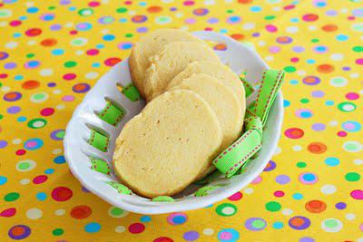 Egg-yolk butter cookies