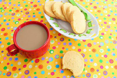 Egg-yolk butter cookies