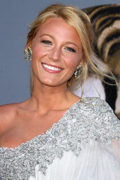 (Almost) Wordless Wednesday - Blake Lively!