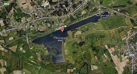 10 Strangely Shaped Lakes