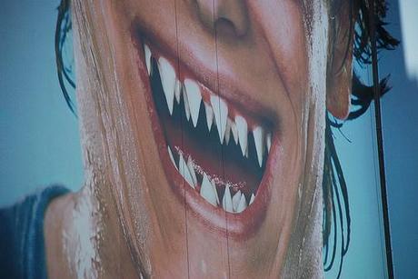 Outdoor Ads with Teeth | thehangline.com