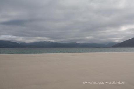 Photo - muted colours on a gray day at Corran Raa sand spit on Taransay, Outer Hebrides