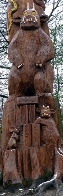 13/365 A mouse took a stroll in a deep dark wood